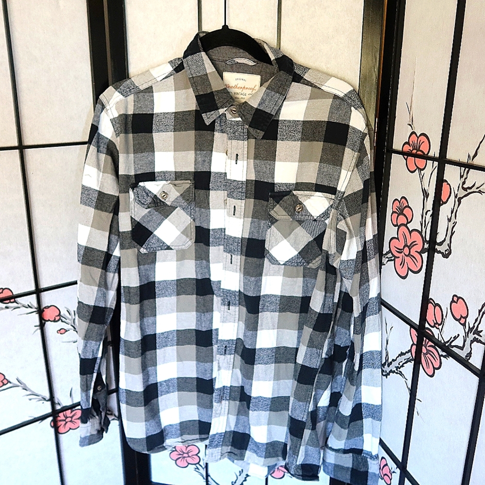 Weatherproof Vintage Black and White Checkered Long Sleeve Button Down